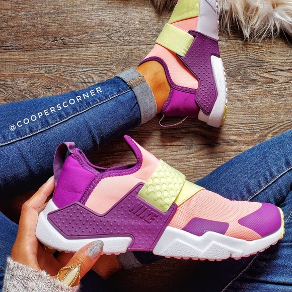 Nike Shoes - NEW Nike Huarache Extreme